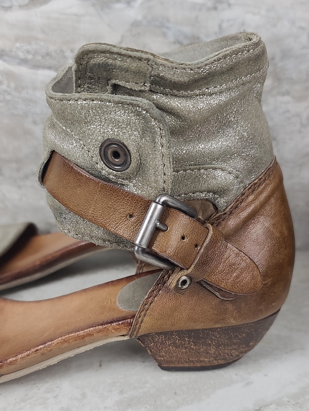 Miz Mooz CALI Distressed Metallic Silver Leather Ankle Wrap Strap Sandals 39 - Picture 11 of 16